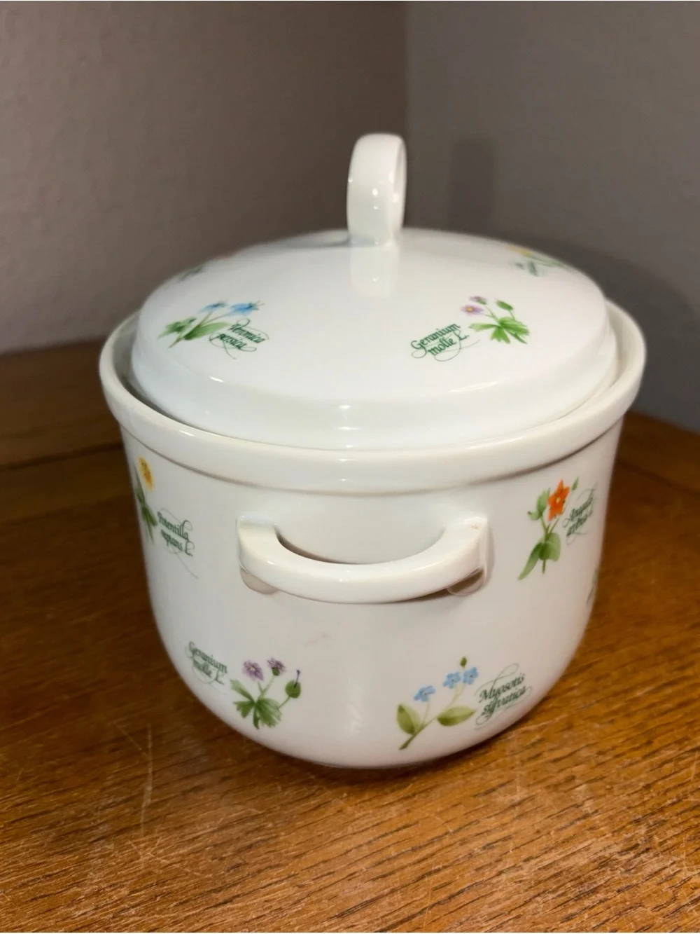 Anchor Hocking Ovenware Casserole Dish W/Lid 2 Qt Floret Pattern Vintage-Japan
